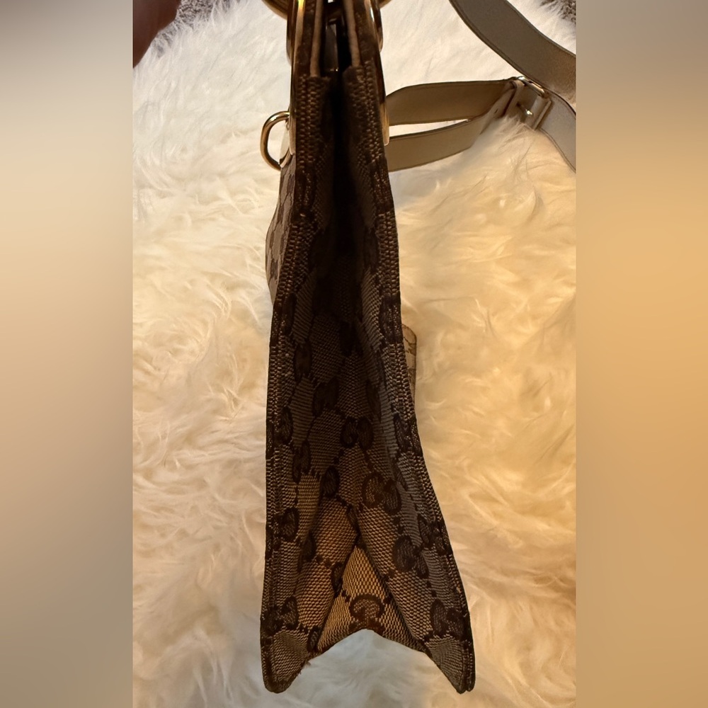 Gucci Beige Brown Monogram Crossbody Bag with Gold Hardware - Picture 9 of 13